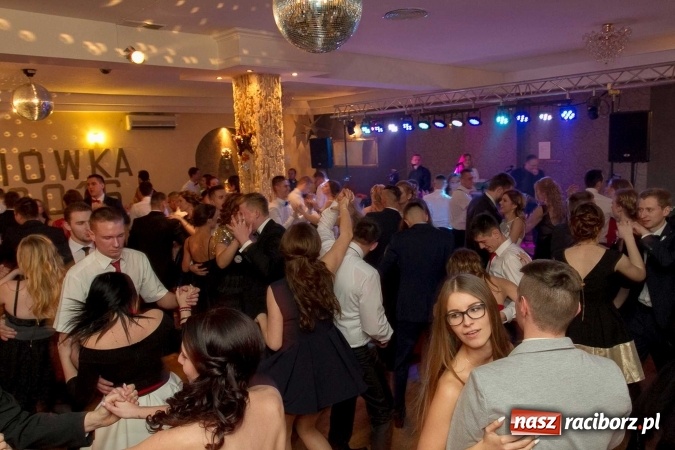 Zdjęcie w galerii na portalu naszraciborz.pl: Bal maturalny raciborskiego Ekonomika w Rogożanach FOTO i WIDEO wiadomości z regionu