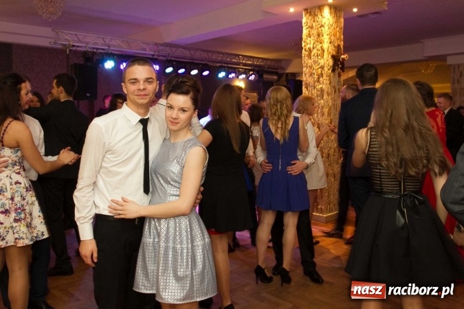 Zdjęcie w galerii na portalu naszraciborz.pl: Bal maturalny raciborskiego Ekonomika w Rogożanach FOTO i WIDEO wiadomości z regionu