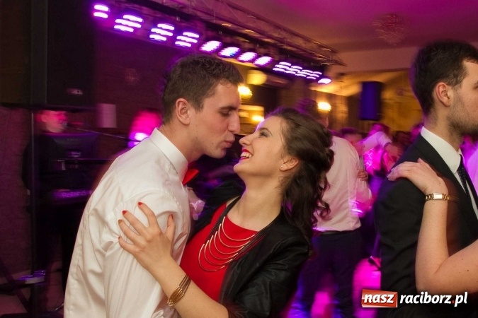 Zdjęcie w galerii na portalu naszraciborz.pl: Bal maturalny raciborskiego Ekonomika w Rogożanach FOTO i WIDEO wiadomości z regionu