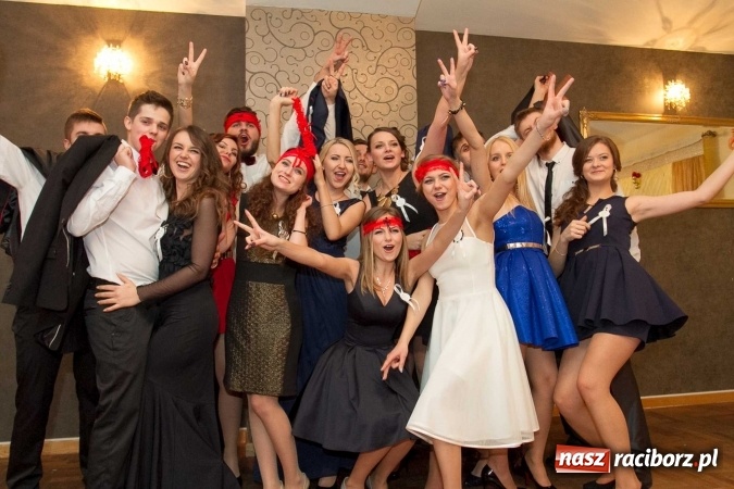 Zdjęcie w galerii na portalu naszraciborz.pl: Bal maturalny raciborskiego Ekonomika w Rogożanach FOTO i WIDEO wiadomości z regionu