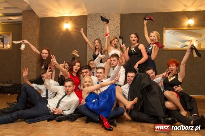 Zdjęcie w galerii na portalu naszraciborz.pl: Bal maturalny raciborskiego Ekonomika w Rogożanach FOTO i WIDEO wiadomości z regionu