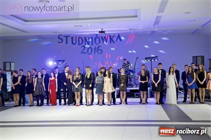 Zdjęcie w galerii na portalu naszraciborz.pl: Szalona studniówka II LO im. Adama Mickiewicza - fotoreportaż z całej imprezy wiadomości z regionu