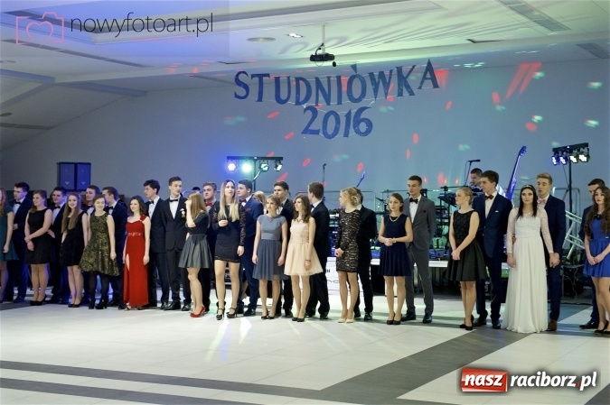 Zdjęcie w galerii na portalu naszraciborz.pl: Szalona studniówka II LO im. Adama Mickiewicza - fotoreportaż z całej imprezy wiadomości z regionu