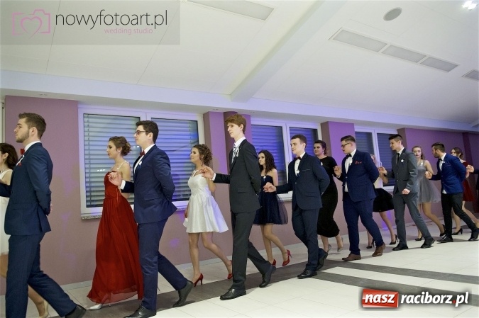 Zdjęcie w galerii na portalu naszraciborz.pl: Szalona studniówka II LO im. Adama Mickiewicza - fotoreportaż z całej imprezy wiadomości z regionu