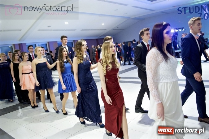 Zdjęcie w galerii na portalu naszraciborz.pl: Szalona studniówka II LO im. Adama Mickiewicza - fotoreportaż z całej imprezy wiadomości z regionu