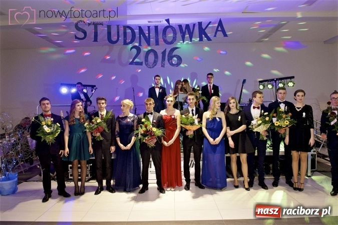 Zdjęcie w galerii na portalu naszraciborz.pl: Szalona studniówka II LO im. Adama Mickiewicza - fotoreportaż z całej imprezy wiadomości z regionu