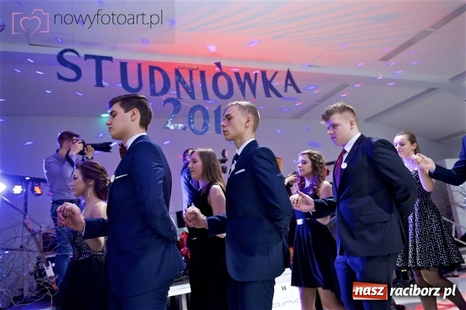 Zdjęcie w galerii na portalu naszraciborz.pl: Szalona studniówka II LO im. Adama Mickiewicza - fotoreportaż z całej imprezy wiadomości z regionu