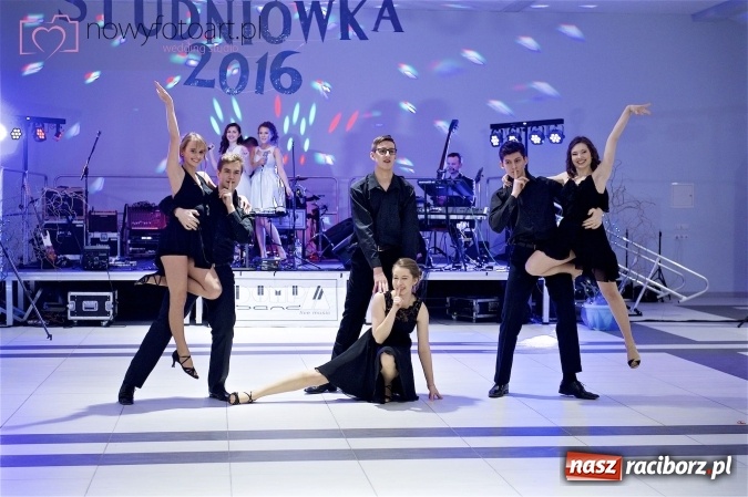 Zdjęcie w galerii na portalu naszraciborz.pl: Szalona studniówka II LO im. Adama Mickiewicza - fotoreportaż z całej imprezy wiadomości z regionu