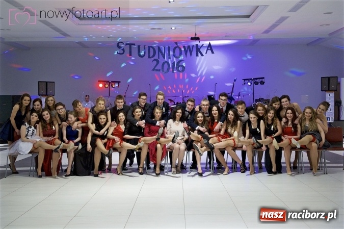 Zdjęcie w galerii na portalu naszraciborz.pl: Szalona studniówka II LO im. Adama Mickiewicza - fotoreportaż z całej imprezy wiadomości z regionu