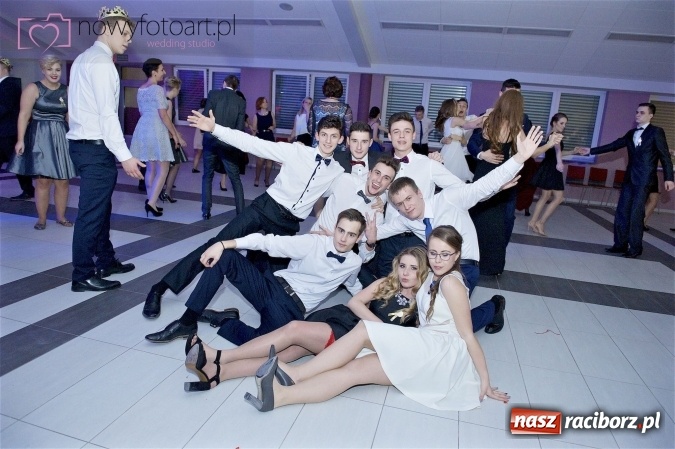 Zdjęcie w galerii na portalu naszraciborz.pl: Szalona studniówka II LO im. Adama Mickiewicza - fotoreportaż z całej imprezy wiadomości z regionu