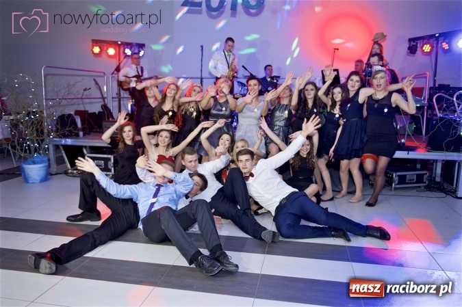 Zdjęcie w galerii na portalu naszraciborz.pl: Szalona studniówka II LO im. Adama Mickiewicza - fotoreportaż z całej imprezy wiadomości z regionu