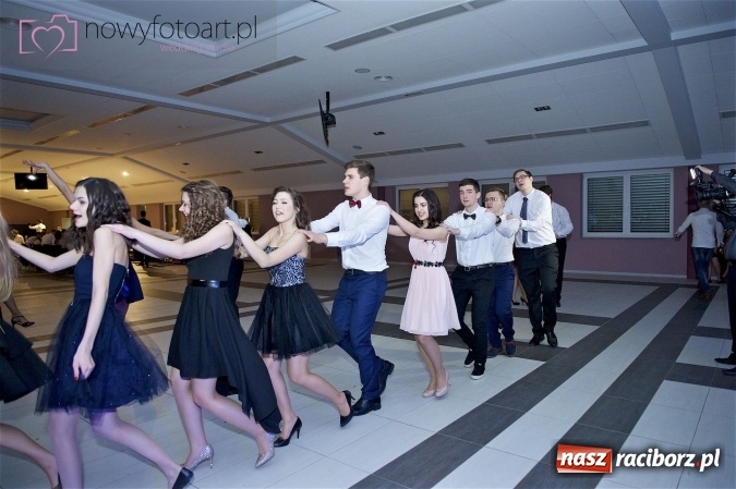 Zdjęcie w galerii na portalu naszraciborz.pl: Szalona studniówka II LO im. Adama Mickiewicza - fotoreportaż z całej imprezy wiadomości z regionu