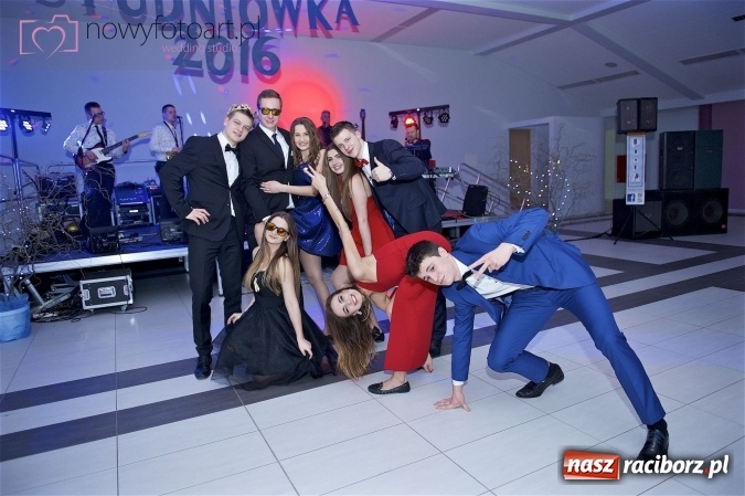 Zdjęcie w galerii na portalu naszraciborz.pl: Szalona studniówka II LO im. Adama Mickiewicza - fotoreportaż z całej imprezy wiadomości z regionu