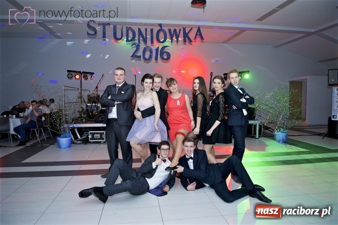 Zdjęcie w galerii na portalu naszraciborz.pl: Szalona studniówka II LO im. Adama Mickiewicza - fotoreportaż z całej imprezy wiadomości z regionu