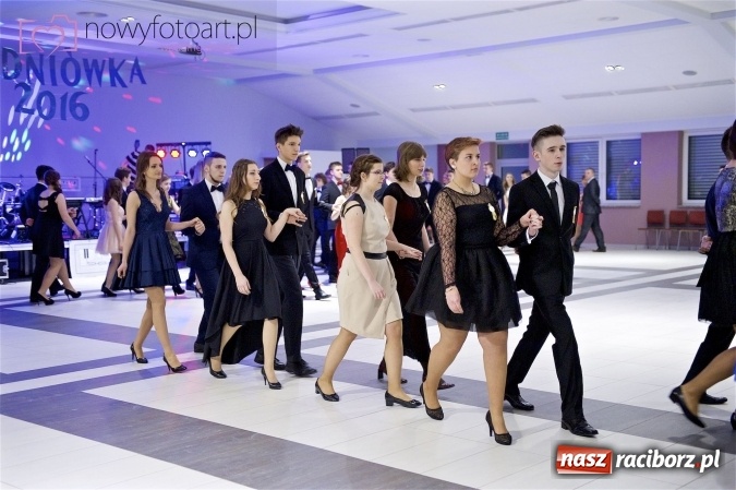 Zdjęcie w galerii na portalu naszraciborz.pl: Szalona studniówka II LO im. Adama Mickiewicza - fotoreportaż z całej imprezy wiadomości z regionu