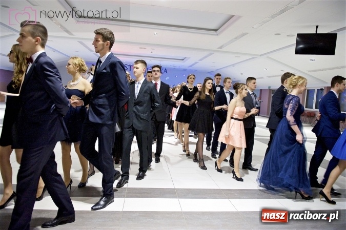 Zdjęcie w galerii na portalu naszraciborz.pl: Szalona studniówka II LO im. Adama Mickiewicza - fotoreportaż z całej imprezy wiadomości z regionu