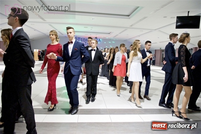 Zdjęcie w galerii na portalu naszraciborz.pl: Szalona studniówka II LO im. Adama Mickiewicza - fotoreportaż z całej imprezy wiadomości z regionu