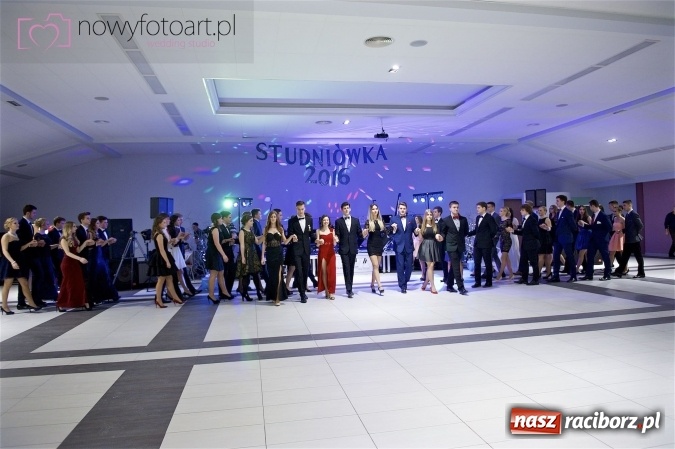 Zdjęcie w galerii na portalu naszraciborz.pl: Szalona studniówka II LO im. Adama Mickiewicza - fotoreportaż z całej imprezy wiadomości z regionu