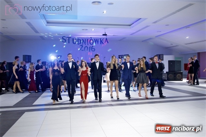 Zdjęcie w galerii na portalu naszraciborz.pl: Szalona studniówka II LO im. Adama Mickiewicza - fotoreportaż z całej imprezy wiadomości z regionu