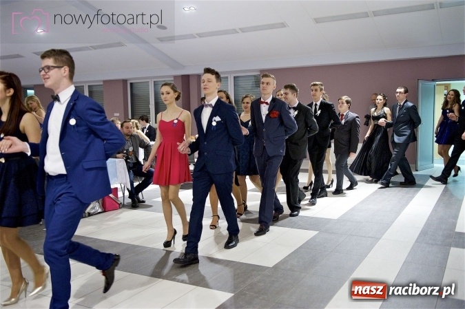 Zdjęcie w galerii na portalu naszraciborz.pl: Szalona studniówka II LO im. Adama Mickiewicza - fotoreportaż z całej imprezy wiadomości z regionu