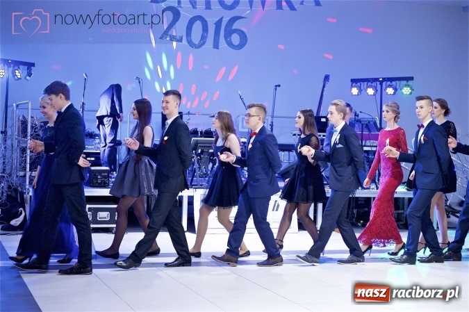 Zdjęcie w galerii na portalu naszraciborz.pl: Szalona studniówka II LO im. Adama Mickiewicza - fotoreportaż z całej imprezy wiadomości z regionu