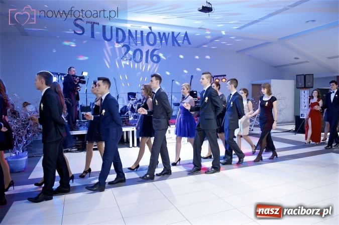 Zdjęcie w galerii na portalu naszraciborz.pl: Szalona studniówka II LO im. Adama Mickiewicza - fotoreportaż z całej imprezy wiadomości z regionu