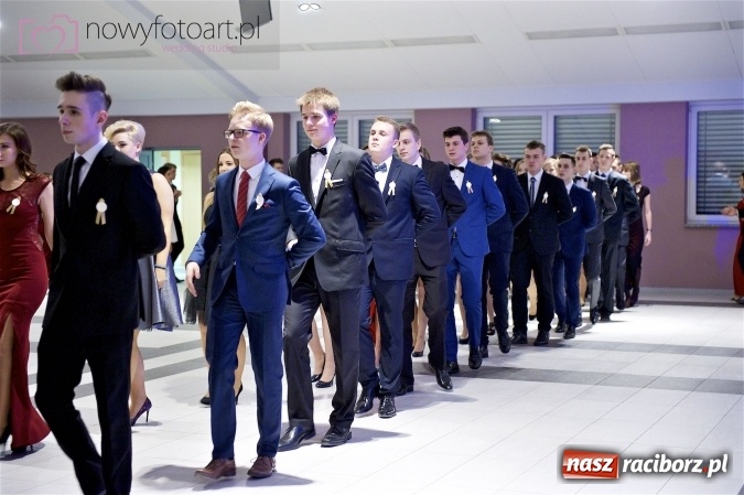 Zdjęcie w galerii na portalu naszraciborz.pl: Szalona studniówka II LO im. Adama Mickiewicza - fotoreportaż z całej imprezy wiadomości z regionu