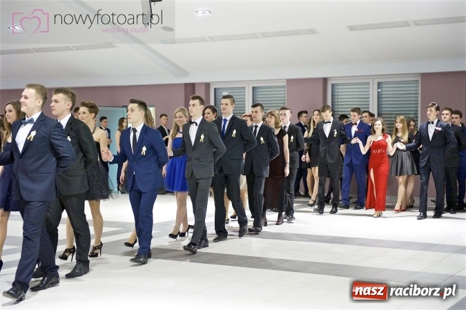 Zdjęcie w galerii na portalu naszraciborz.pl: Szalona studniówka II LO im. Adama Mickiewicza - fotoreportaż z całej imprezy wiadomości z regionu