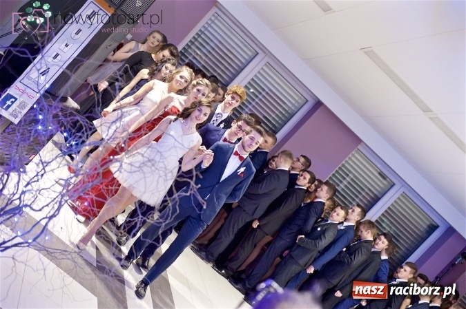 Zdjęcie w galerii na portalu naszraciborz.pl: Szalona studniówka II LO im. Adama Mickiewicza - fotoreportaż z całej imprezy wiadomości z regionu