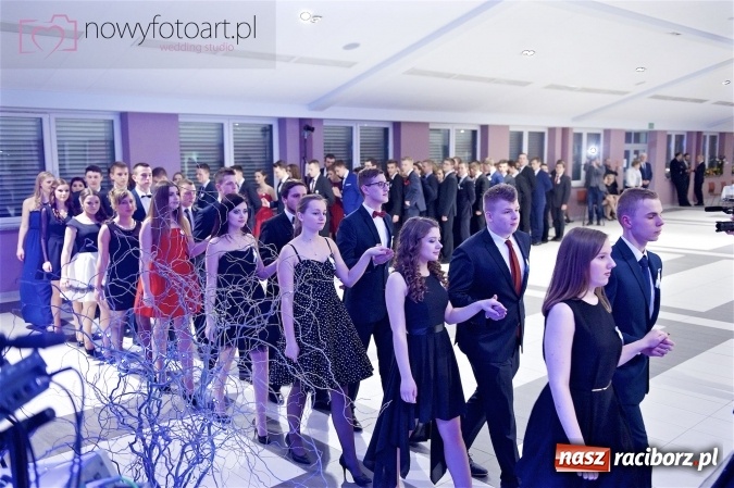 Zdjęcie w galerii na portalu naszraciborz.pl: Szalona studniówka II LO im. Adama Mickiewicza - fotoreportaż z całej imprezy wiadomości z regionu