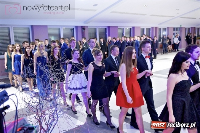 Zdjęcie w galerii na portalu naszraciborz.pl: Szalona studniówka II LO im. Adama Mickiewicza - fotoreportaż z całej imprezy wiadomości z regionu