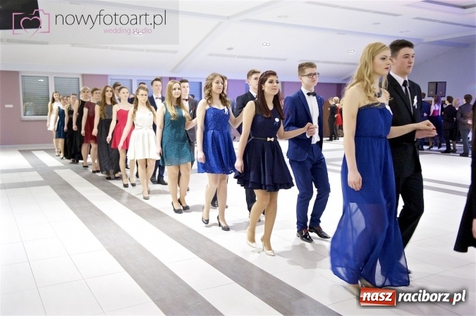 Zdjęcie w galerii na portalu naszraciborz.pl: Szalona studniówka II LO im. Adama Mickiewicza - fotoreportaż z całej imprezy wiadomości z regionu