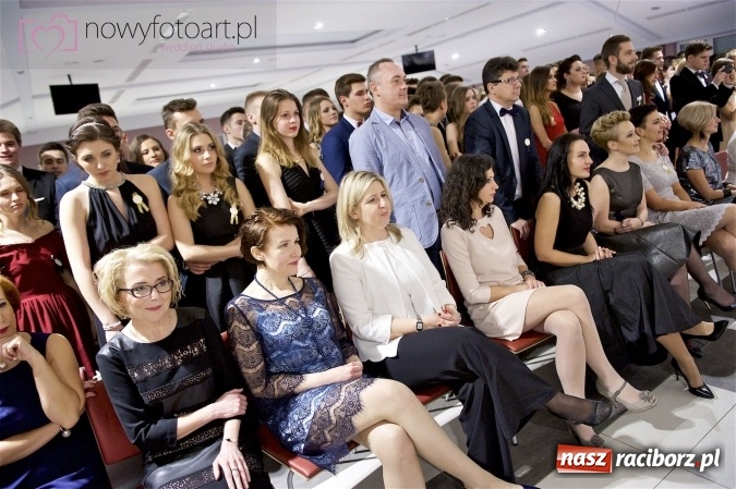 Zdjęcie w galerii na portalu naszraciborz.pl: Szalona studniówka II LO im. Adama Mickiewicza - fotoreportaż z całej imprezy wiadomości z regionu