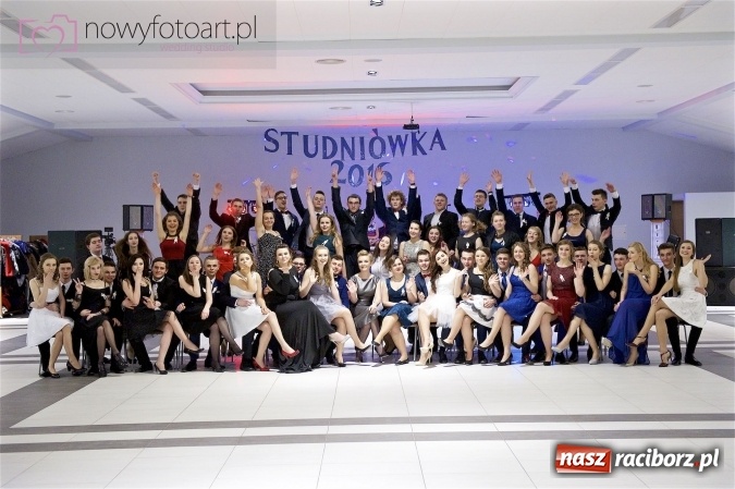 Zdjęcie w galerii na portalu naszraciborz.pl: Szalona studniówka II LO im. Adama Mickiewicza - fotoreportaż z całej imprezy wiadomości z regionu