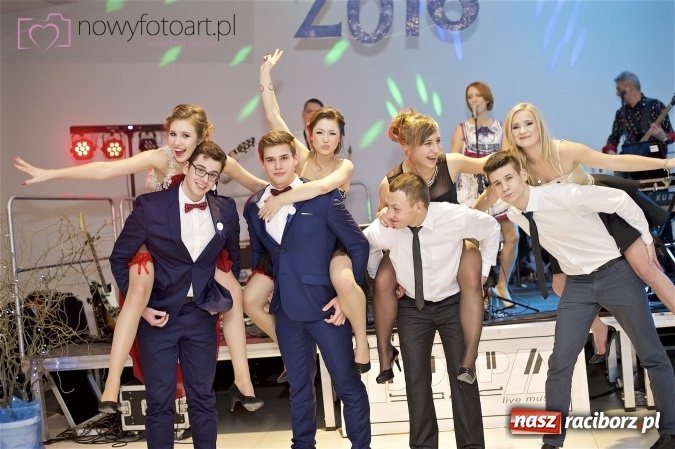 Zdjęcie w galerii na portalu naszraciborz.pl: Szalona studniówka II LO im. Adama Mickiewicza - fotoreportaż z całej imprezy wiadomości z regionu