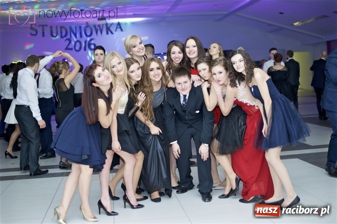 Zdjęcie w galerii na portalu naszraciborz.pl: Szalona studniówka II LO im. Adama Mickiewicza - fotoreportaż z całej imprezy wiadomości z regionu