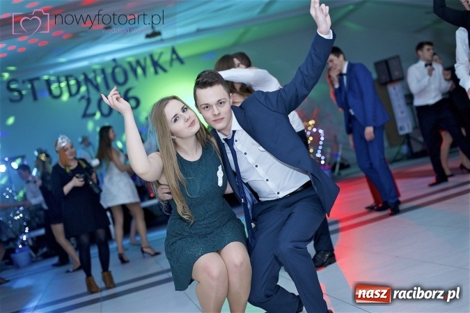 Zdjęcie w galerii na portalu naszraciborz.pl: Szalona studniówka II LO im. Adama Mickiewicza - fotoreportaż z całej imprezy wiadomości z regionu