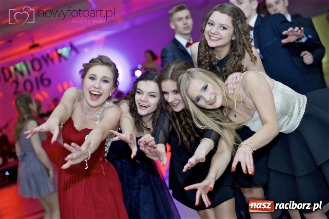 Zdjęcie w galerii na portalu naszraciborz.pl: Szalona studniówka II LO im. Adama Mickiewicza - fotoreportaż z całej imprezy wiadomości z regionu