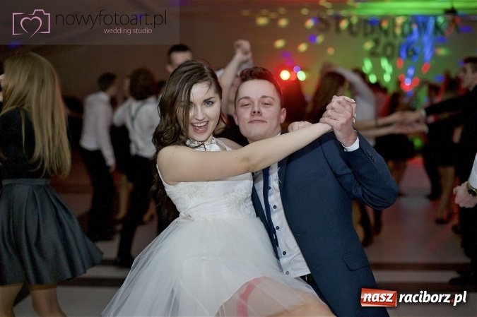 Zdjęcie w galerii na portalu naszraciborz.pl: Szalona studniówka II LO im. Adama Mickiewicza - fotoreportaż z całej imprezy wiadomości z regionu