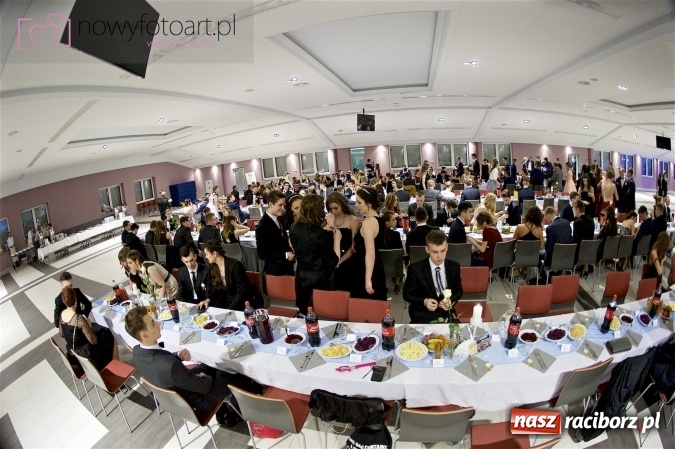 Zdjęcie w galerii na portalu naszraciborz.pl: Szalona studniówka II LO im. Adama Mickiewicza - fotoreportaż z całej imprezy wiadomości z regionu