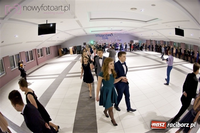 Zdjęcie w galerii na portalu naszraciborz.pl: Szalona studniówka II LO im. Adama Mickiewicza - fotoreportaż z całej imprezy wiadomości z regionu