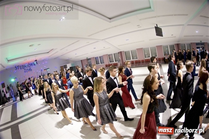 Zdjęcie w galerii na portalu naszraciborz.pl: Szalona studniówka II LO im. Adama Mickiewicza - fotoreportaż z całej imprezy wiadomości z regionu