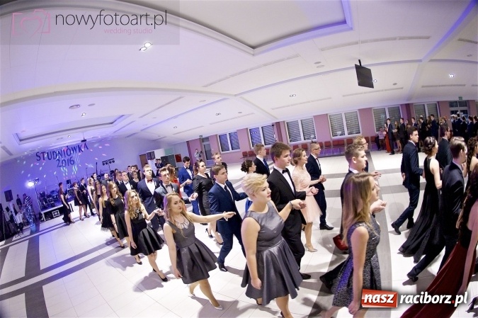 Zdjęcie w galerii na portalu naszraciborz.pl: Szalona studniówka II LO im. Adama Mickiewicza - fotoreportaż z całej imprezy wiadomości z regionu