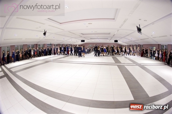 Zdjęcie w galerii na portalu naszraciborz.pl: Szalona studniówka II LO im. Adama Mickiewicza - fotoreportaż z całej imprezy wiadomości z regionu