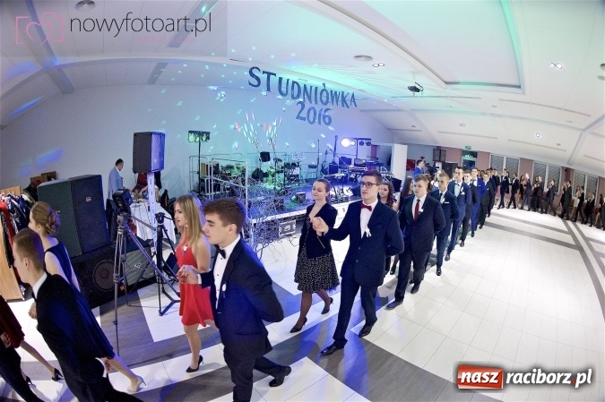 Zdjęcie w galerii na portalu naszraciborz.pl: Szalona studniówka II LO im. Adama Mickiewicza - fotoreportaż z całej imprezy wiadomości z regionu