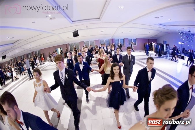 Zdjęcie w galerii na portalu naszraciborz.pl: Szalona studniówka II LO im. Adama Mickiewicza - fotoreportaż z całej imprezy wiadomości z regionu