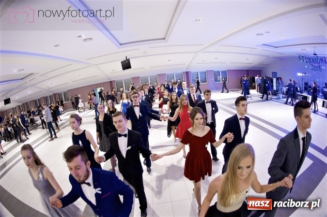 Zdjęcie w galerii na portalu naszraciborz.pl: Szalona studniówka II LO im. Adama Mickiewicza - fotoreportaż z całej imprezy wiadomości z regionu