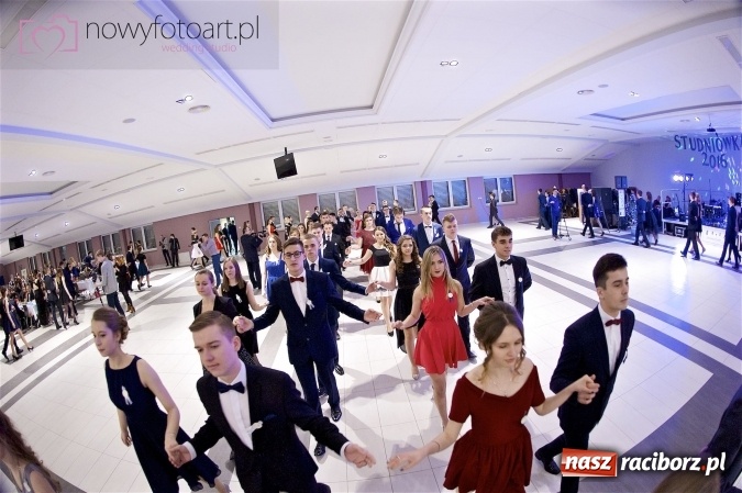 Zdjęcie w galerii na portalu naszraciborz.pl: Szalona studniówka II LO im. Adama Mickiewicza - fotoreportaż z całej imprezy wiadomości z regionu