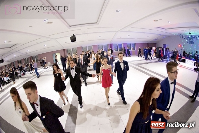 Zdjęcie w galerii na portalu naszraciborz.pl: Szalona studniówka II LO im. Adama Mickiewicza - fotoreportaż z całej imprezy wiadomości z regionu