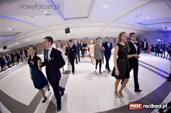 Zdjęcie w galerii na portalu naszraciborz.pl: Szalona studniówka II LO im. Adama Mickiewicza - fotoreportaż z całej imprezy wiadomości z regionu